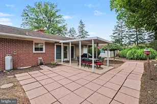 11 W Larch St, Annville, PA 17003 - Photo 5