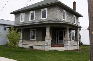 112 N Strawberry St, Fredericksburg, PA 17026 - Photo 1