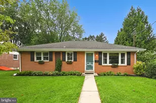 125 S Center Ave, Palmyra, PA 17078 - Photo 1