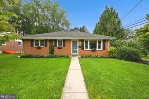 125 S Center Ave, Palmyra, PA 17078 - Photo 3