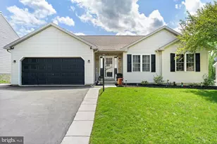 17 Mayflower Dr, Jonestown, PA 17038 - Photo 1