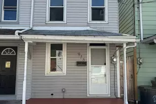 918 Elizabeth St, Lebanon, PA 17042 - Photo 1