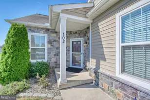 102 S Village Cir, Palmyra, PA 17078 - Photo 3