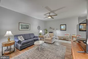 102 S Village Cir, Palmyra, PA 17078 - Photo 7