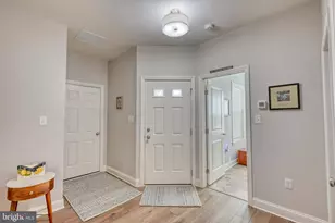 102 S Village Cir, Palmyra, PA 17078 - Photo 5