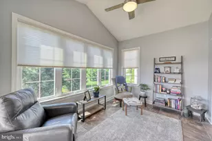 102 S Village Cir, Palmyra, PA 17078 - Photo 21