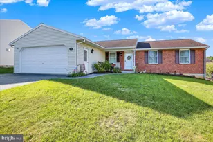 11 Meadow Dr, Newmanstown, PA 17073 - Photo 1