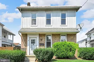 25 W Penn Ave, Cleona, PA 17042 - Photo 1