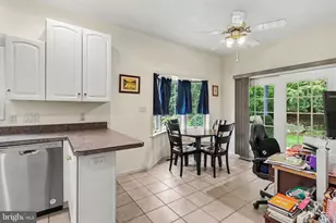 525 Waterside Cir, Lebanon, PA 17042 - Photo 9