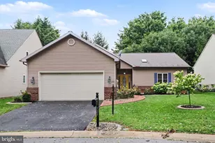 525 Waterside Cir, Lebanon, PA 17042 - Photo 1