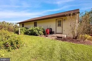 373 N Mechanic St, Fredericksburg, PA 17026 - Photo 51