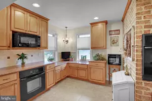 373 N Mechanic St, Fredericksburg, PA 17026 - Photo 7