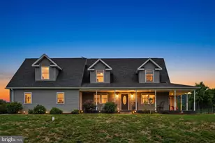 1393 Mountain Dr, Fredericksburg, PA 17026 - Photo 3