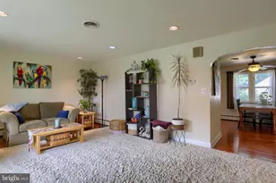 321 E Walnut St, Palmyra, PA 17078 - Photo 11