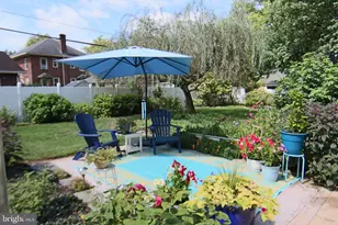 321 E Walnut St, Palmyra, PA 17078 - Photo 1