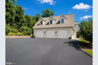 1110 S Mountain Lane, Lebanon, PA 17042 - Photo 3