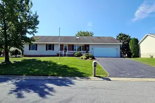 613 Richfield Dr, Lebanon, PA 17042 - Photo 1
