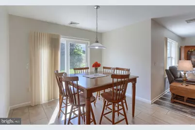 858 Water Edge Ct, Lebanon, PA 17046 - Photo 15