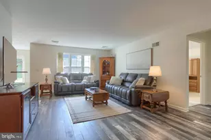858 Water Edge Ct, Lebanon, PA 17046 - Photo 19