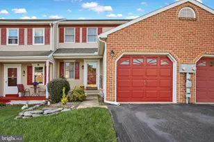 128 Palm Ln, Lebanon, PA 17042 - Photo 1
