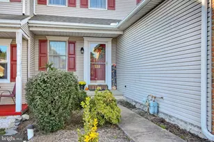 128 Palm Ln, Lebanon, PA 17042 - Photo 3