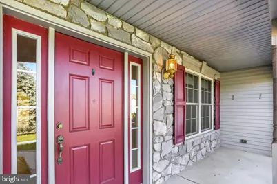856 Walnut Crest Drive, Lebanon, PA 17046 - Photo 3