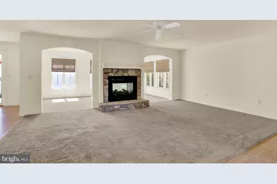 856 Walnut Crest Drive, Lebanon, PA 17046 - Photo 5