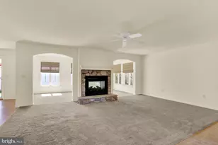 856 Walnut Crest Dr, Lebanon, PA 17046 - Photo 5