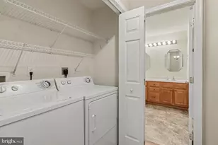 24 Parkside Dr, Lebanon, PA 17042 - Photo 17