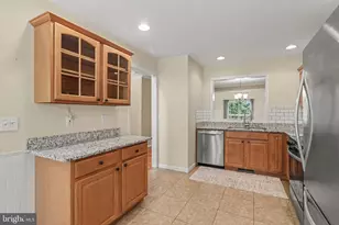 24 Parkside Dr, Lebanon, PA 17042 - Photo 5