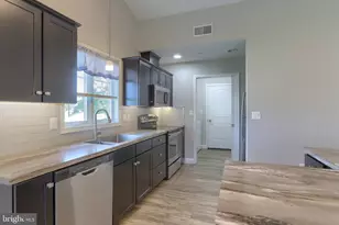 1061 Villa Dr, Lebanon, PA 17042 - Photo 7