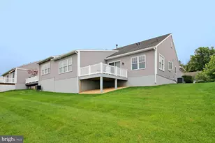 1040 English Dr, Lebanon, PA 17042 - Photo 5