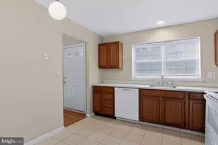 111 Coventry Ct, Palmyra, PA 17078 - Photo 9