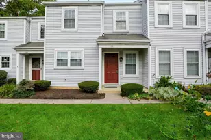 111 Coventry Ct, Palmyra, PA 17078 - Photo 1