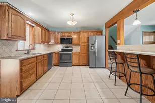 1612 Greenwood Dr, Lebanon, PA 17046 - Photo 3