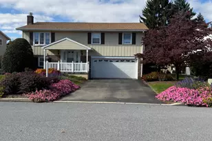 745 Suzanne Dr, Lebanon, PA 17046 - Photo 1