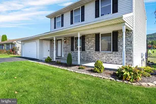 73 Edgemont Ln, Newmanstown, PA 17073 - Photo 3