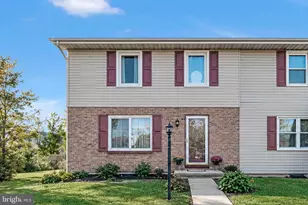 221 N Center St, Fredericksburg, PA 17026 - Photo 1