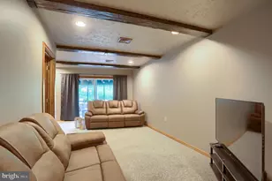 125 Pebble Beach Dr, Hazleton, PA 18202 - Photo 25