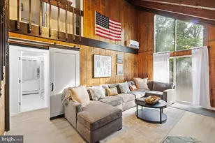 248 W Lake Valley Dr, Hazleton, PA 18202 - Photo 3