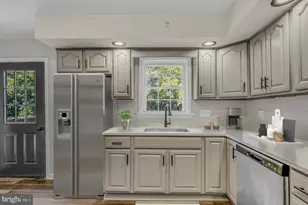 921 Getty Ave, Duryea, PA 18642 - Photo 9