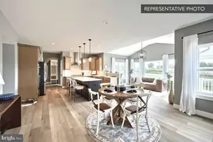 2465 E Venisa Dr, Hazle Township, PA 18201 - Photo 9