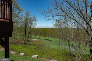 968 Scots Pne Ln, Hazle Township, PA 18202 - Photo 9