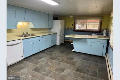 2432 Pine Street, Rock Glen, PA 18246 - Photo 5