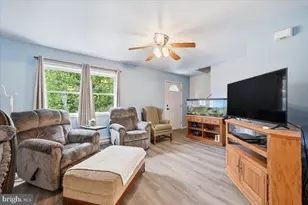 30 Freedom St, Hazleton, PA 18202 - Photo 9