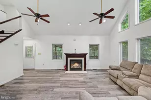398 Walden Dr, Hazleton, PA 18202 - Photo 9
