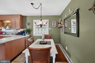 958 Seybert St, Hazleton, PA 18201 - Photo 7