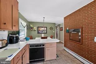 958 Seybert St, Hazleton, PA 18201 - Photo 9