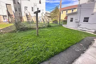 417 W Broad St, Hazleton, PA 07849 - Photo 17