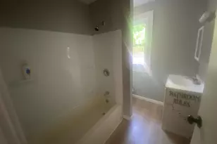 621 New York St, Dunmore, PA 18510 - Photo 7